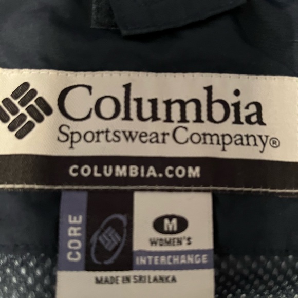 Columbia woman’s jacket/rain coat. Winter jacket if lined. - Picture 6 of 6